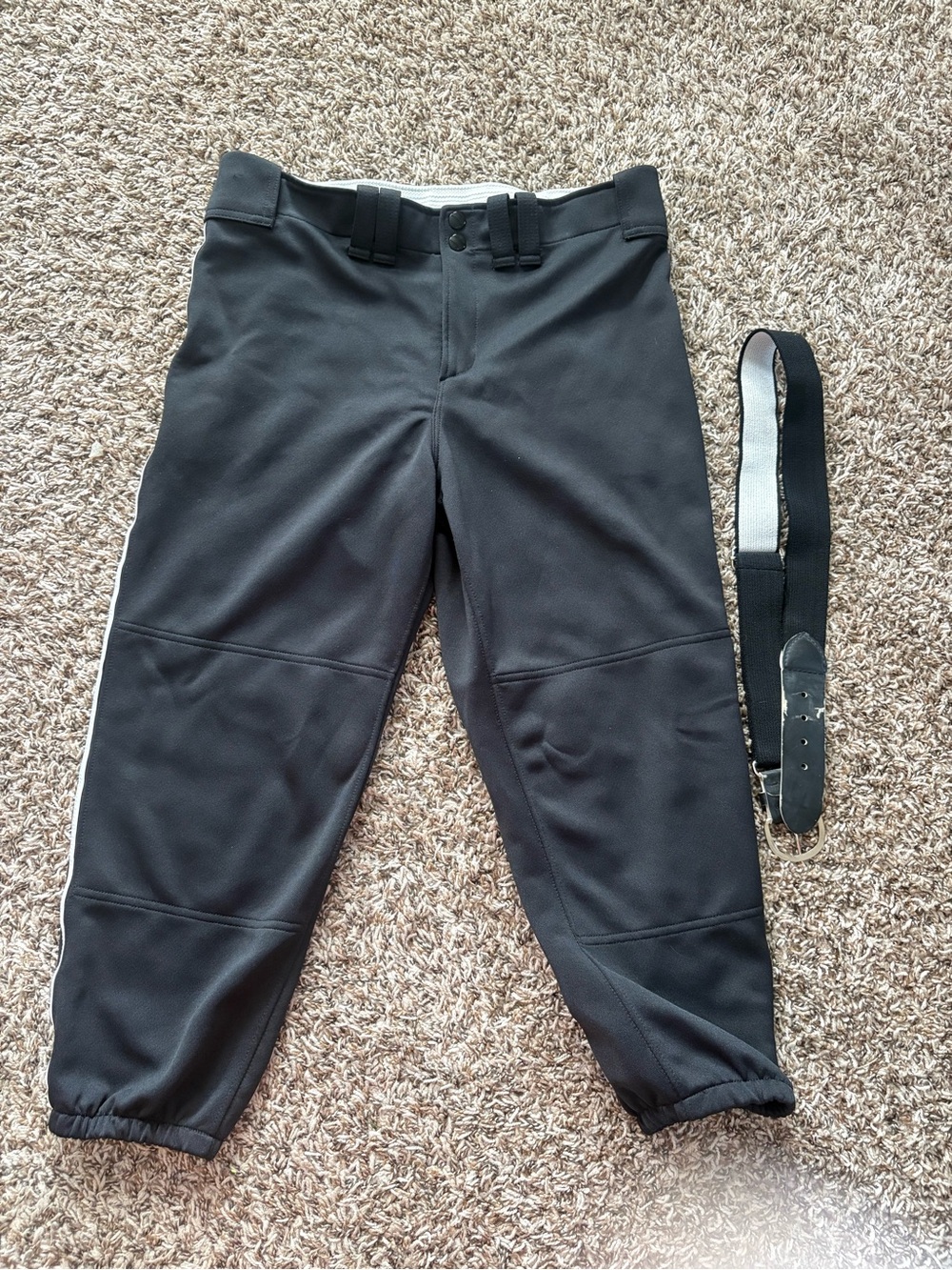 Women’s Mizuno Black Athletic Softball Pants with Belt